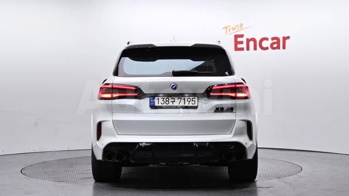 BMW X5M 2023 — 4