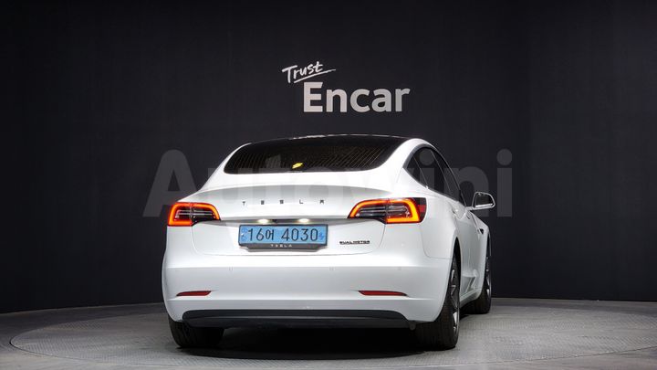 Tesla Model 3 2020 — 4