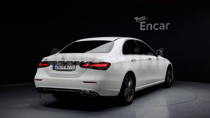 Mercedes-Benz E Class 2023 — 2