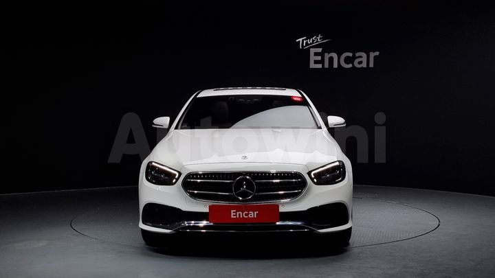 Mercedes-Benz E Class 2023 — 3