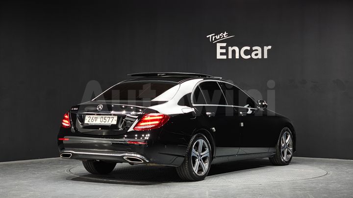 Mercedes-Benz E Class 2017 — 2
