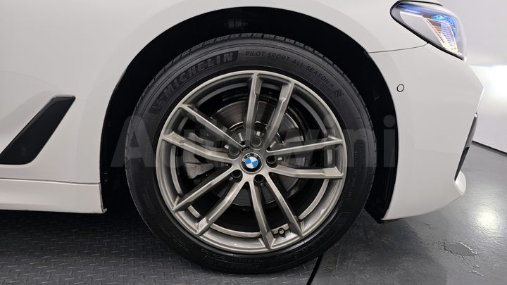 BMW 5 Series 2018 — 5