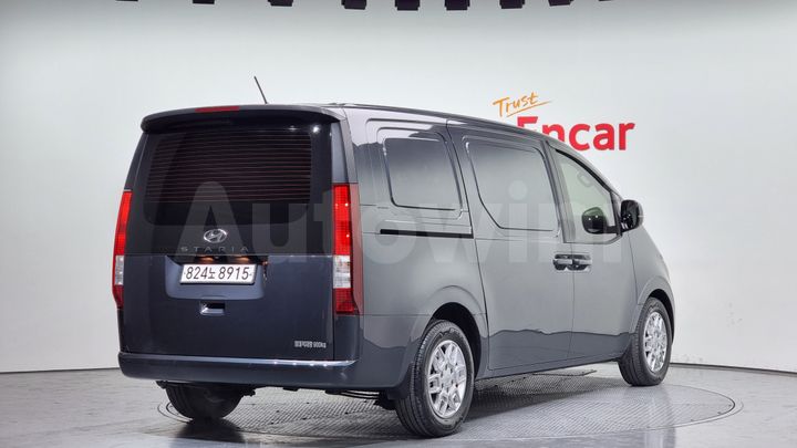 Hyundai Staria 2023 — 2