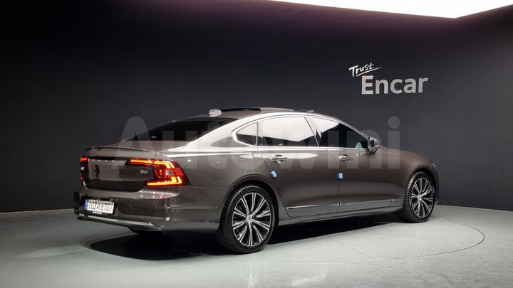 Volvo S90 2022 — 2
