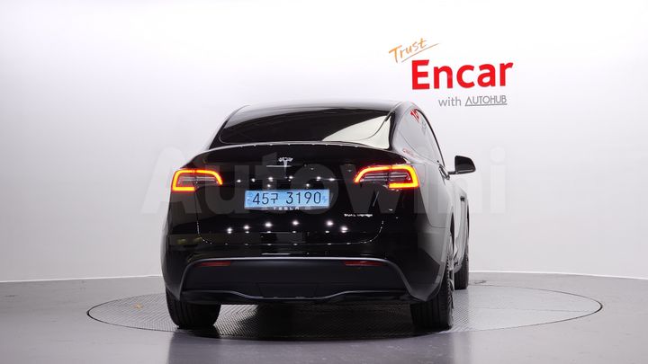Tesla Model Y 2021 — 4