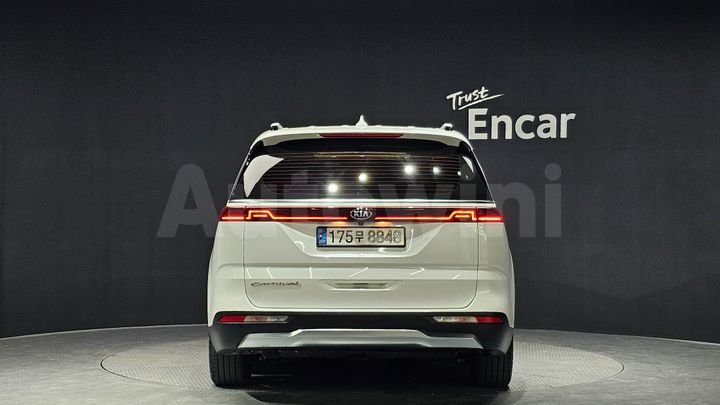 Kia Carnival 2021 — 4
