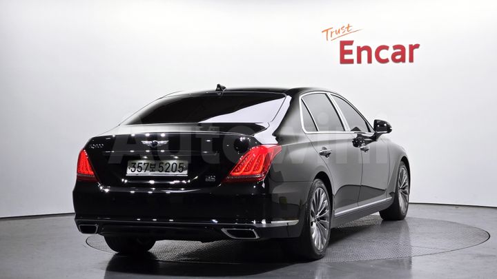 Genesis EQ900 2018 — 2