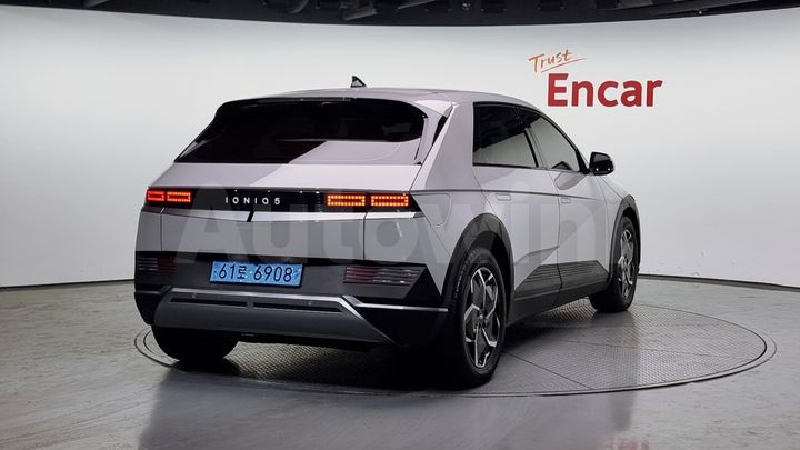 Hyundai Ioniq 2023 — 2