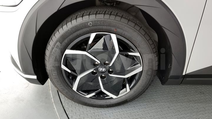 Hyundai Ioniq 2023 — 5