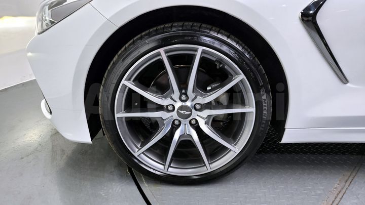 Genesis G70 2020 — 5