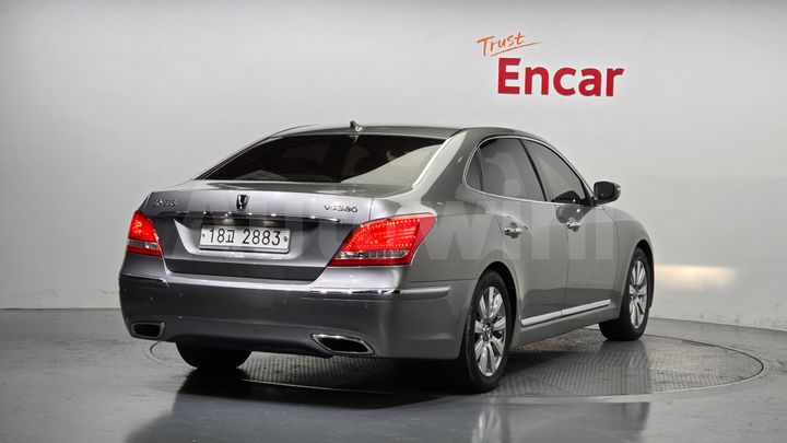 Hyundai Equus 2010 — 2