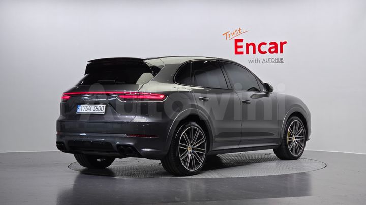 Porsche Cayenne 2022 — 2