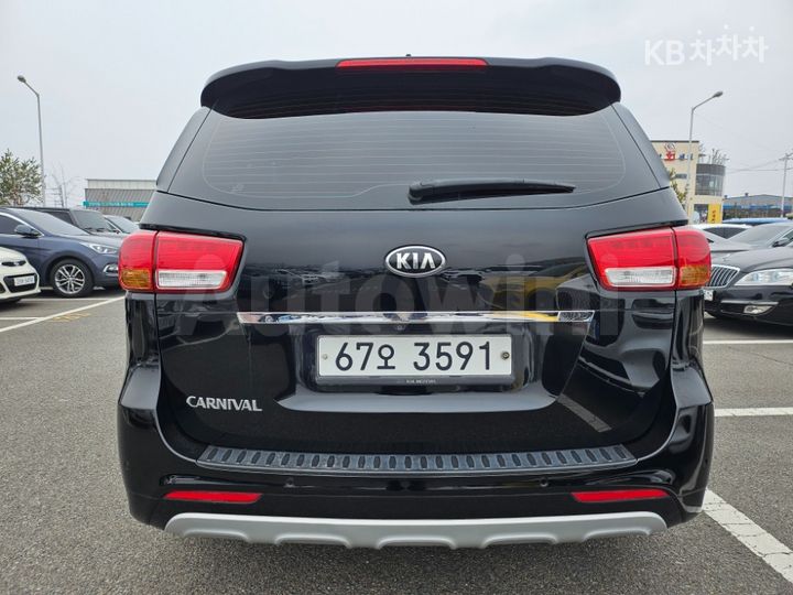 Kia Carnival 2015 — 3