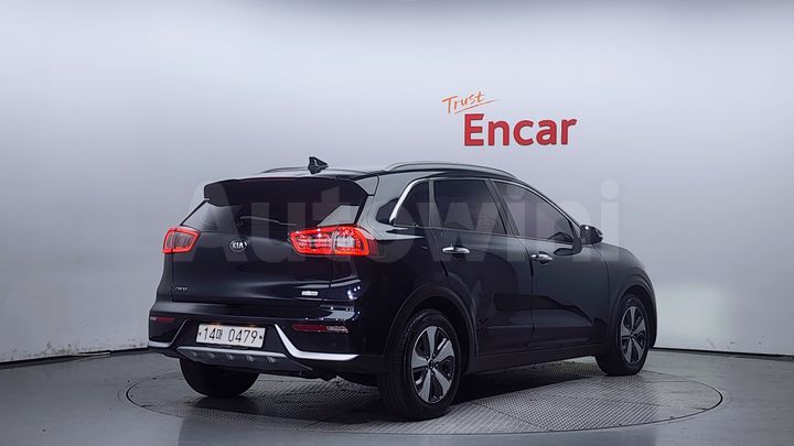 Kia Niro 2017 — 2