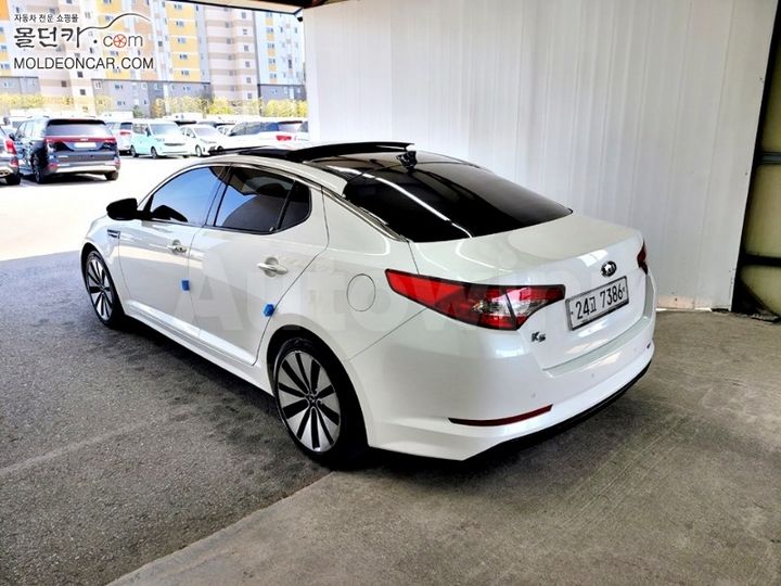 Kia K5 2012 — 2