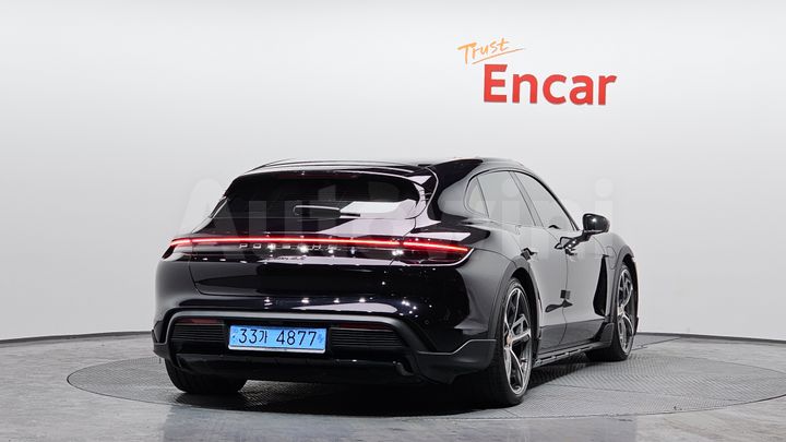 Porsche Taycan 2024 — 2