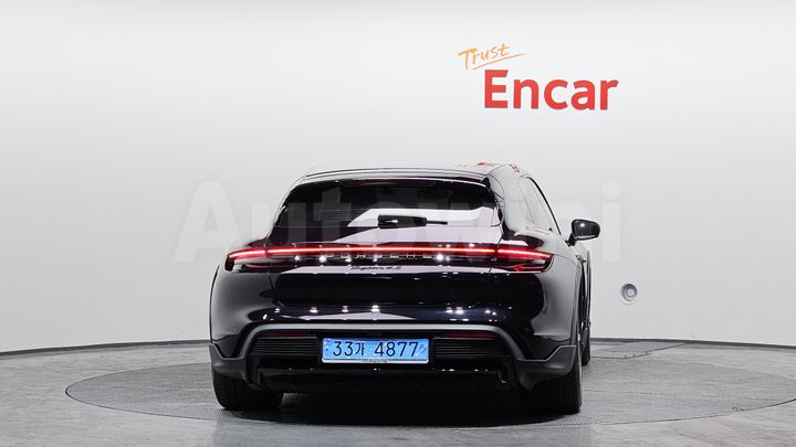 Porsche Taycan 2024 — 4