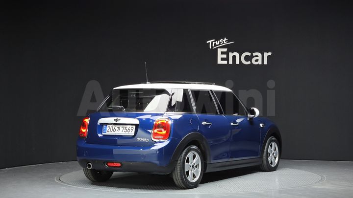 Mini Cooper 2015 — 2