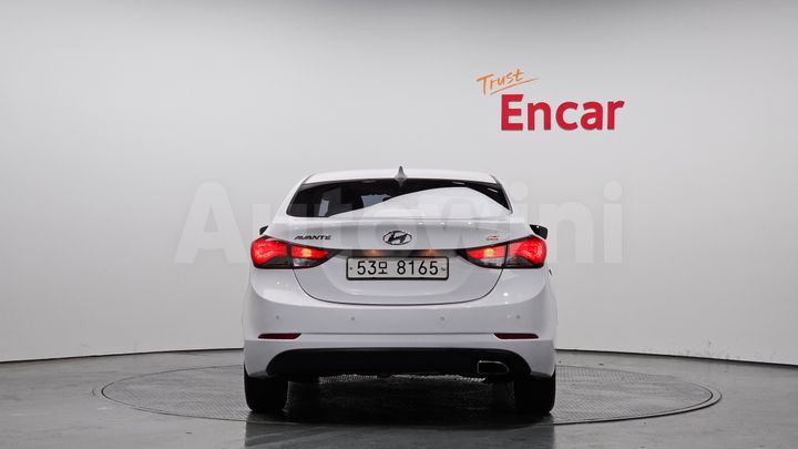 Hyundai Avante 2015 — 4