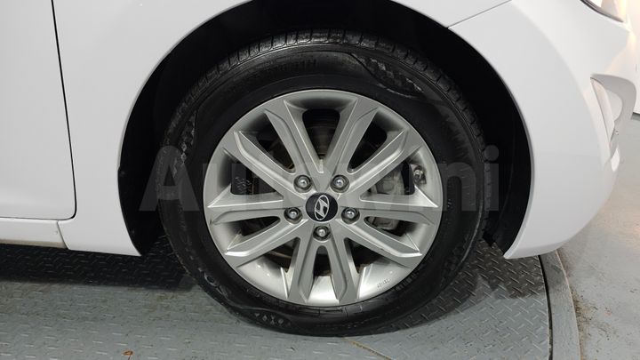 Hyundai Avante 2015 — 5