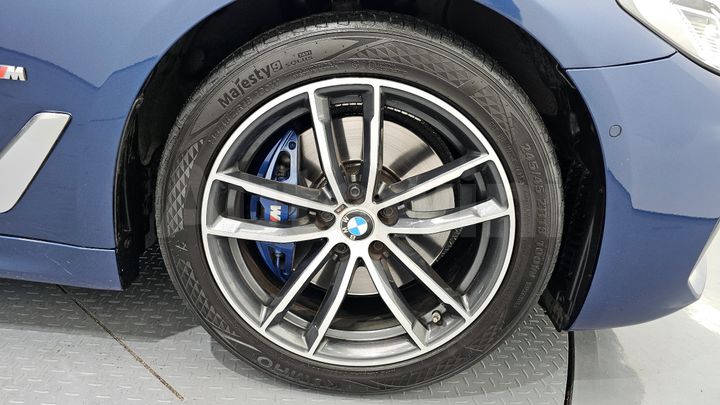 BMW 5 Series 2021 — 5