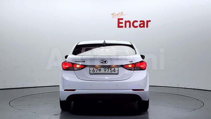Hyundai Avante 2016 — 4