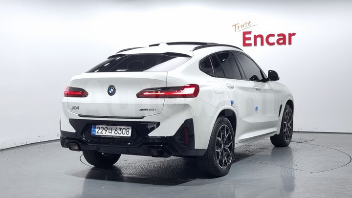 BMW X4 2023 — 2