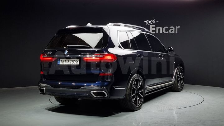 BMW X7 2021 — 2