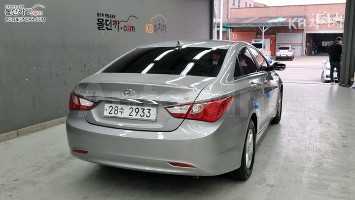 Hyundai Sonata 2011 — 2