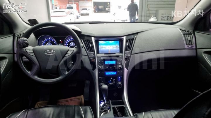 Hyundai Sonata 2011 — 5
