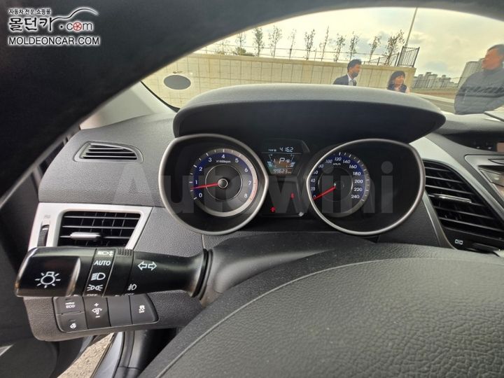Hyundai Avante 2015 — 3