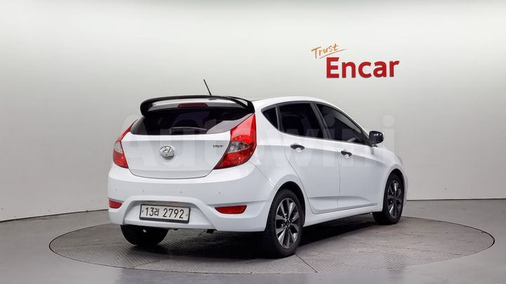 Hyundai Accent 2015 — 2