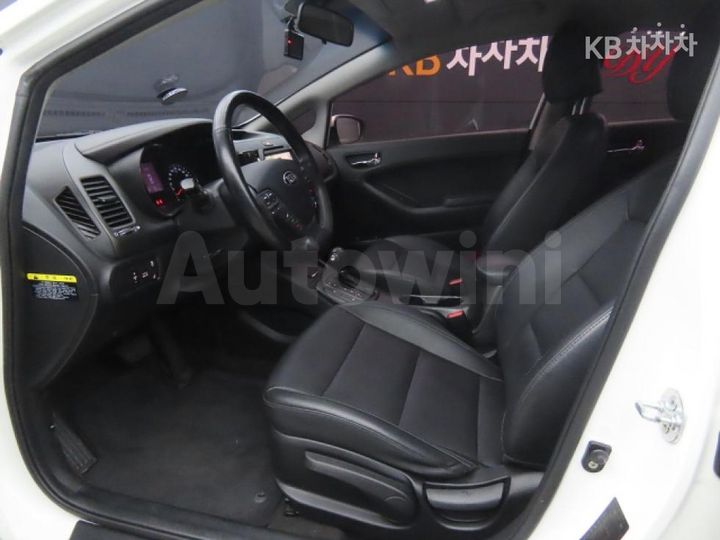 Kia K3 2015 — 5