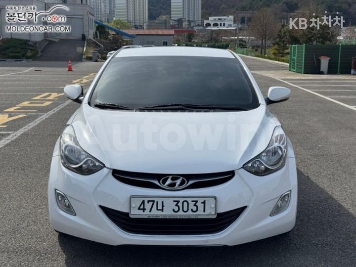Hyundai Avante 2012 — 2