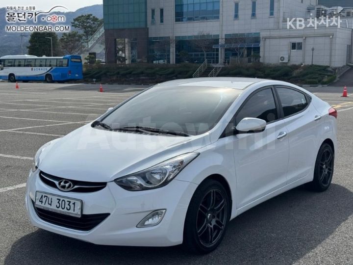 Hyundai Avante 2012 — 3