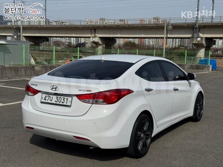 Hyundai Avante 2012 — 5