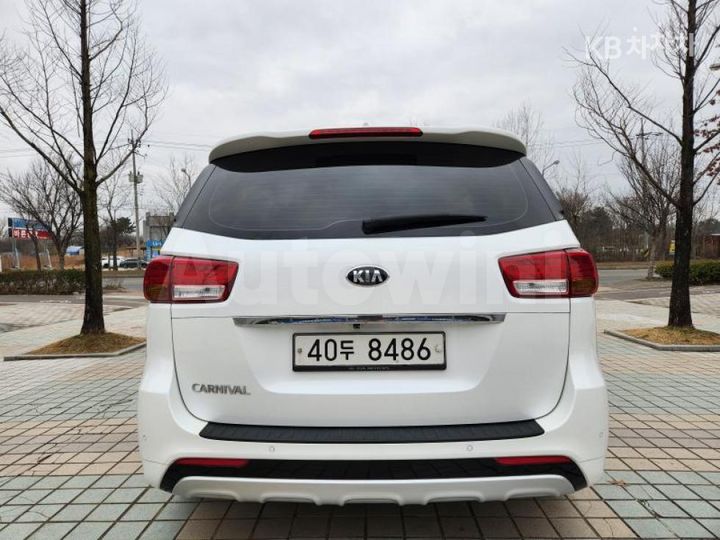 Kia Carnival 2018 — 3
