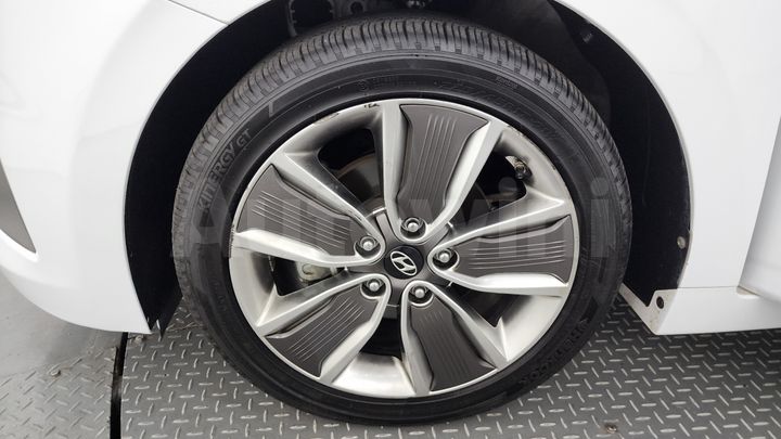Hyundai Ioniq 2019 — 5