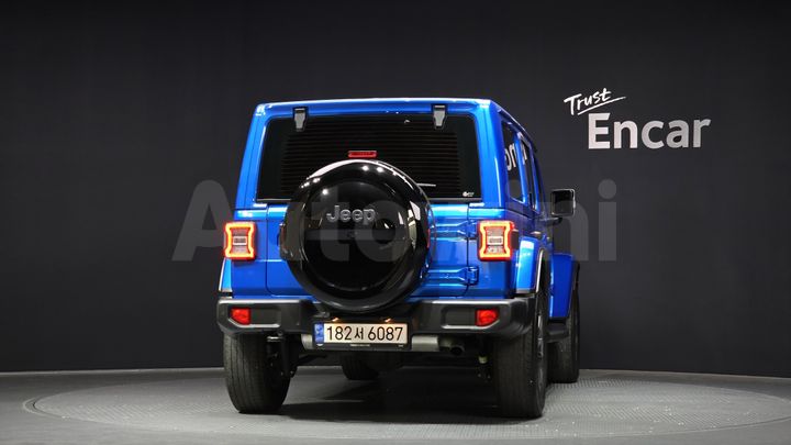 Jeep Wrangler 2022 — 4
