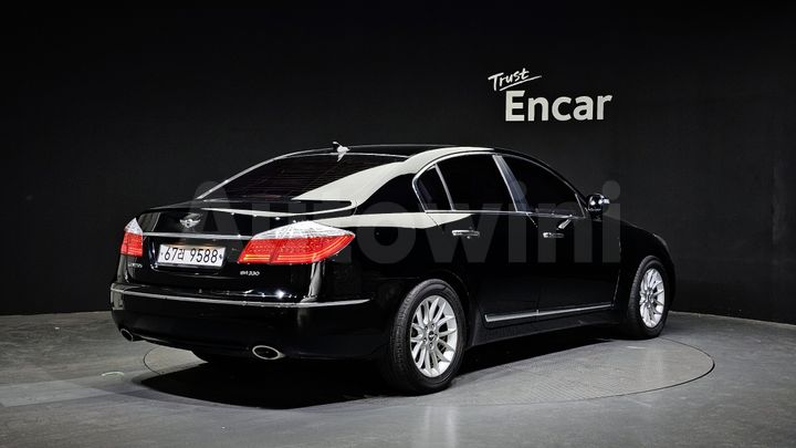Hyundai Genesis 2011 — 2