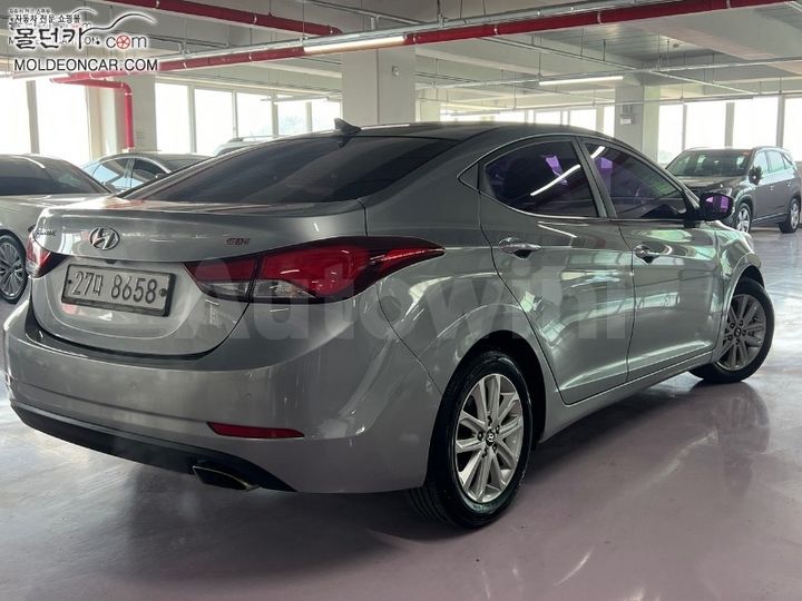 Hyundai Avante 2015 — 3