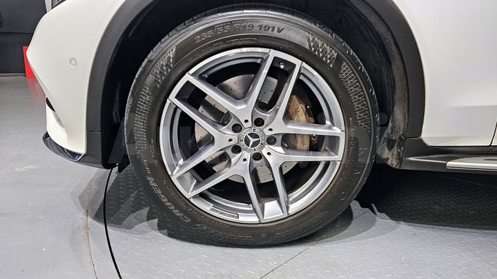 Mercedes Benz GLC Class 2018 — 5