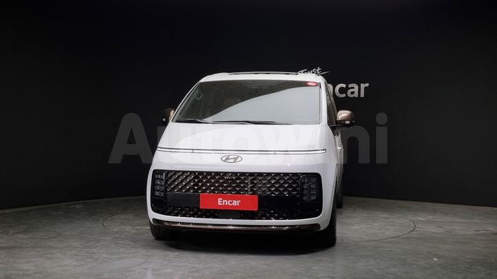 Hyundai Staria 2025 — 3