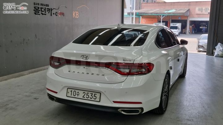 Hyundai Grandeur 2018 — 2
