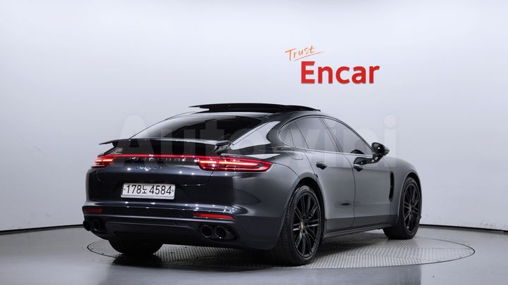 Porsche Panamera 2018 — 2