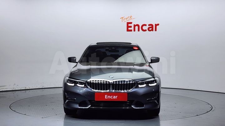 BMW 3 Series 2019 — 3