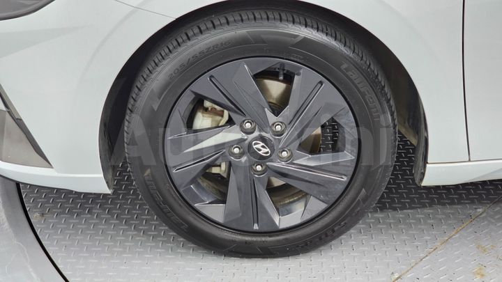 Hyundai Avante 2022 — 5