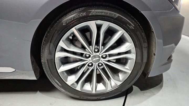 Hyundai Genesis 2016 — 5