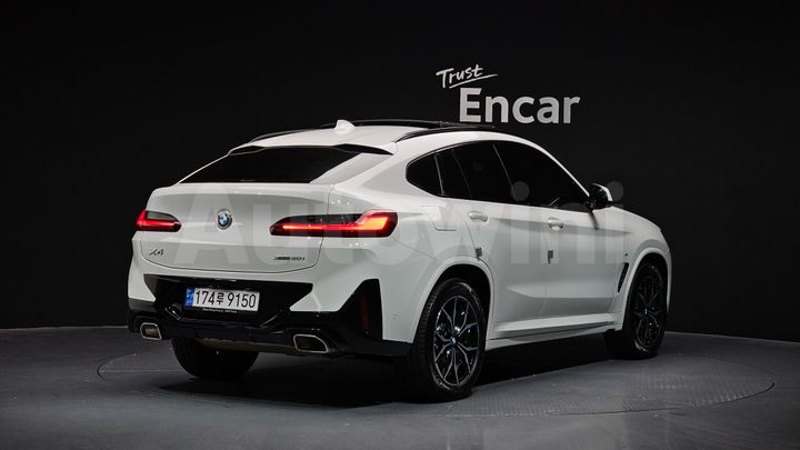 BMW X4 2022 — 2