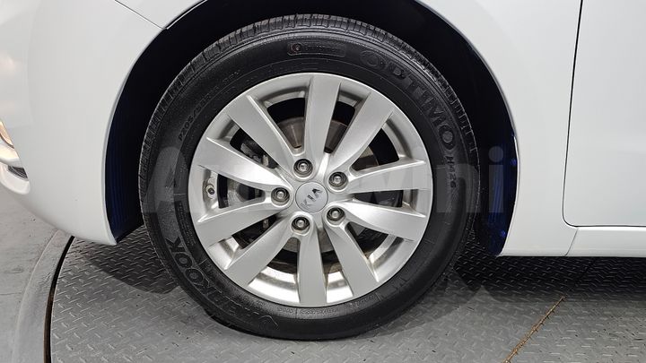 Kia K3 2015 — 5